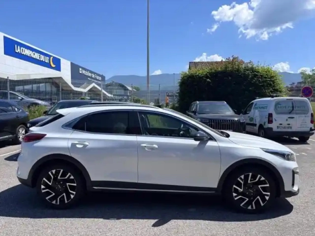 Kia Xceed 1.6 gdi 141ch phev lounge dct6 — photo 4