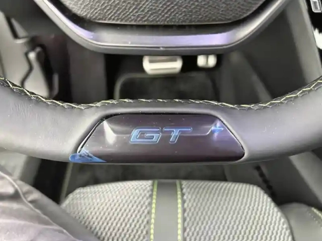 Peugeot 2008 hybrid 145 e-dcs6 — photo 24