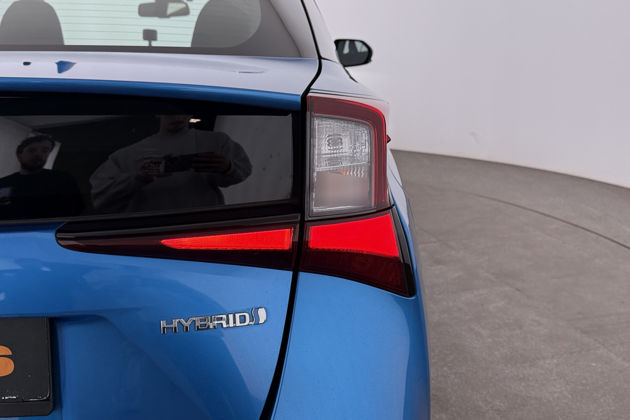 Toyota Prius+ — photo 10