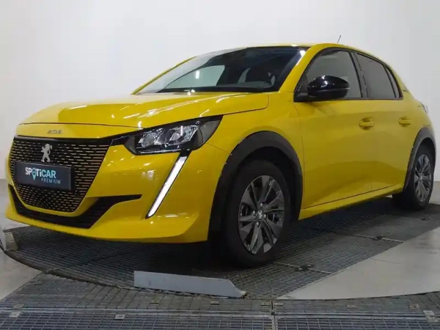 Peugeot 208 e- 136ch style