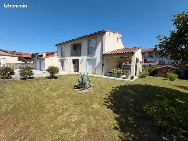 Maison familiale - 163 m² - 5 chambres - Coeur de village Valentine (31800)