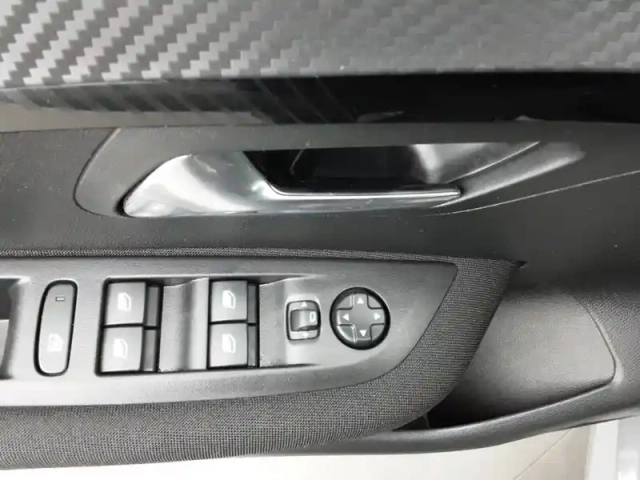 Peugeot 208 puretech 75 s&amp;s bvm5 — photo 22