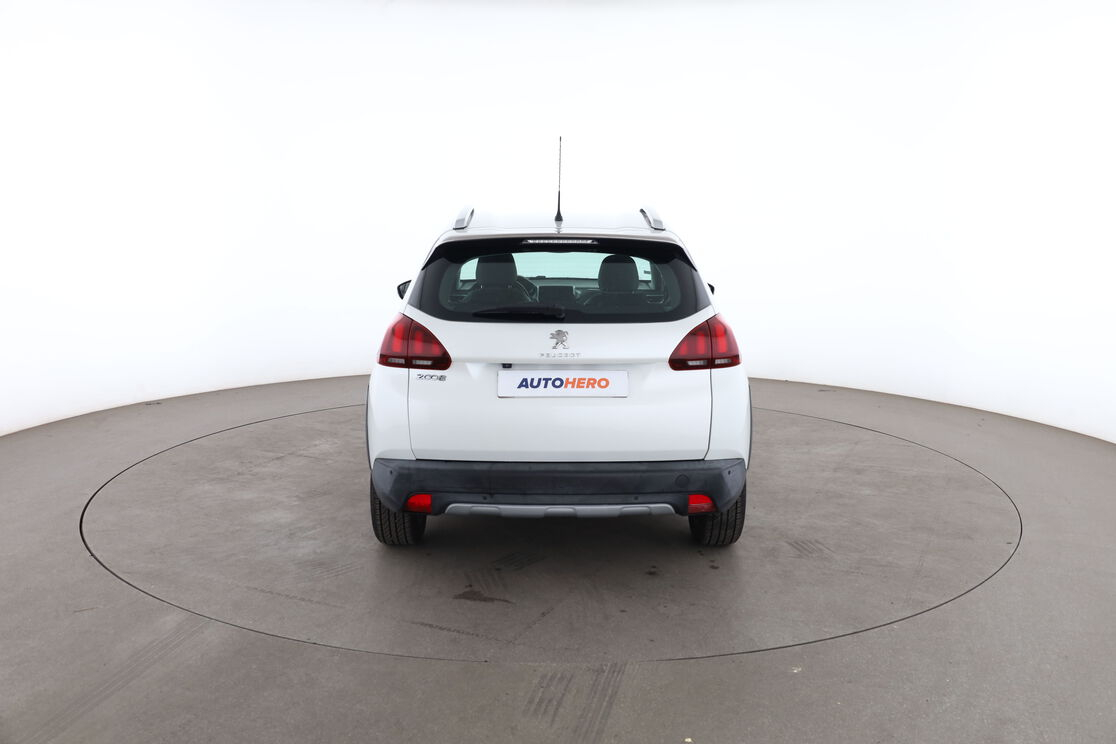 Peugeot 2008 1.2 PureTech Allure — photo 4