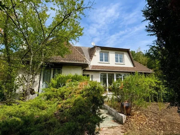 SAINT-ARNOULT-EN-YVELINES EST - MAISON 5 CHAMBRES - TERRAIN 1 032 M² - PROCHE FORÊT - DPE D