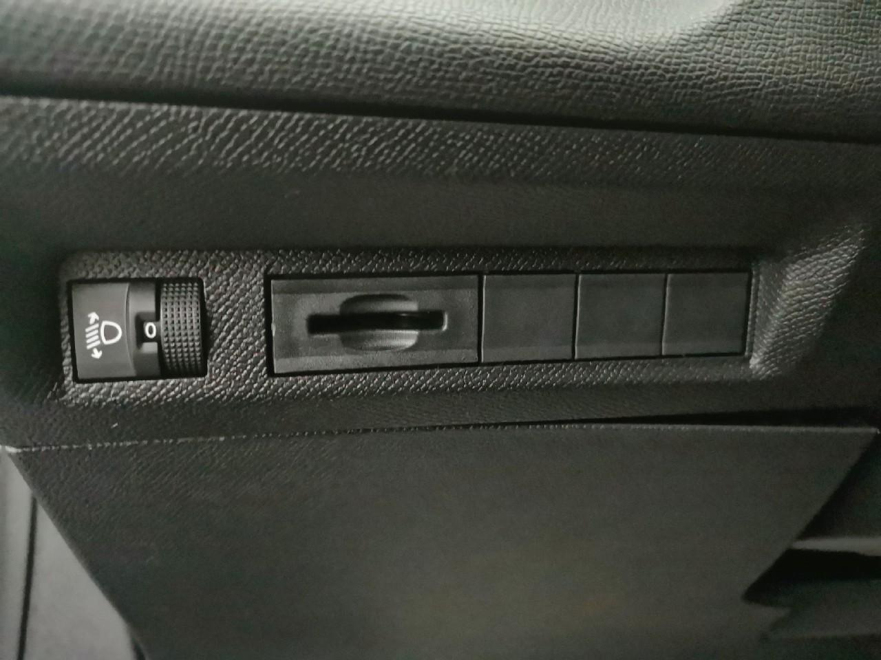 Peugeot 308 sw hybrid 145 e-dcs6 allure — photo 27