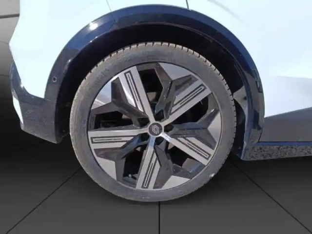 Renault Megane e-tech electric ev60 220ch iconic super charge — photo 11
