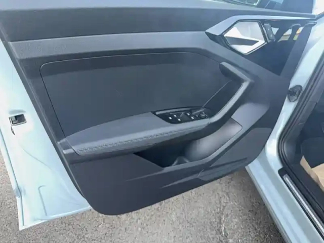Audi A1 sportback 25 tfsi 95 ch bvm5 — photo 18
