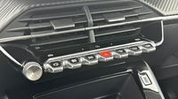 Peugeot 208 1.2 PureTech 100ch S&S Active — photo 15