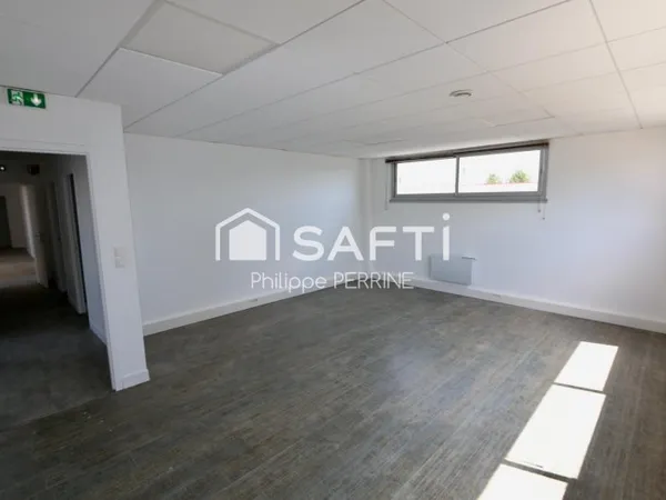 Bureaux de 47 m2 en RDC rénové à la vente ou à la location