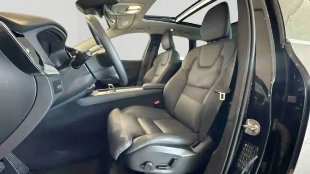 Volvo Xc60 t6 awd hybride rechargeable 253 ch+145 ch geartronic 8 — photo 13