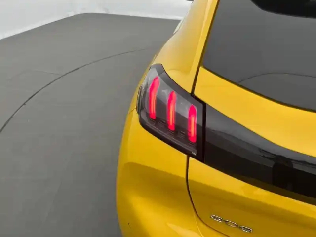 Peugeot 208 puretech 100 s&amp;s bvm6 — photo 84