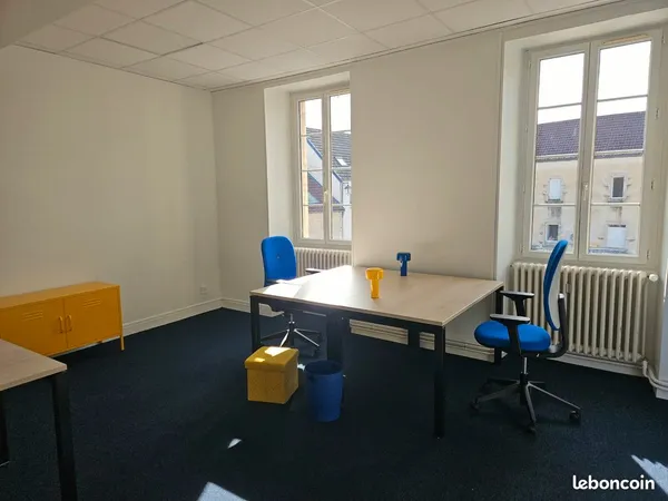 Bureau pro pour équipe - lumineux et équipé