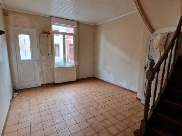 AMIENS OUEST - secteur Route d'Abbeville : AMIENOISE T3 avec cour
