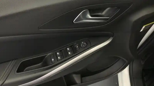 Opel Grandland hybrid 225 ch bva8 gs — photo 17