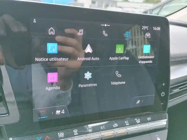 Renault Megane e-tech ev40 130ch standard charge — photo 33