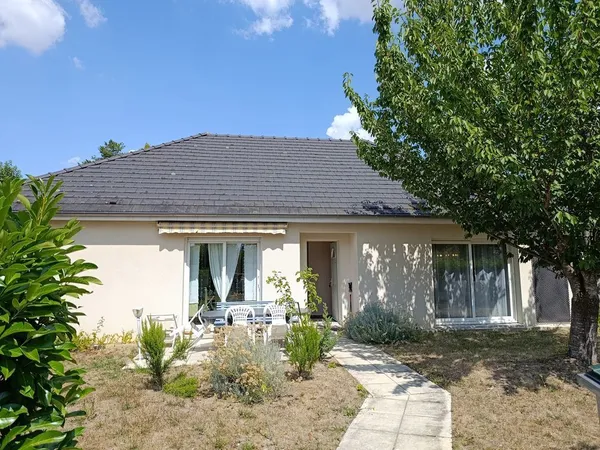 Maison de 145 m² de plain pied à Sainte Savine (10)