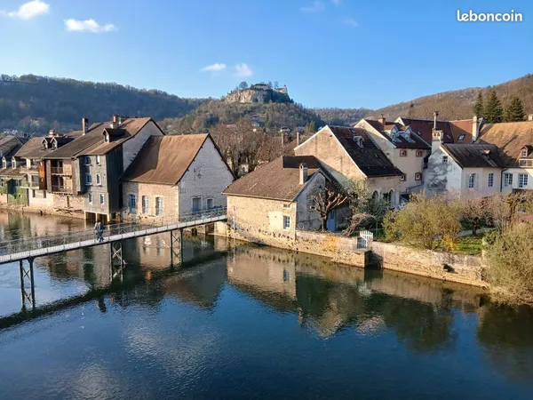 Grand F2 66m2 au calme sur Loue centre Ornans