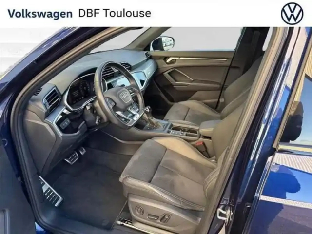 Audi Q3 35 tfsi 150 ch s tronic 7 s line — photo 10