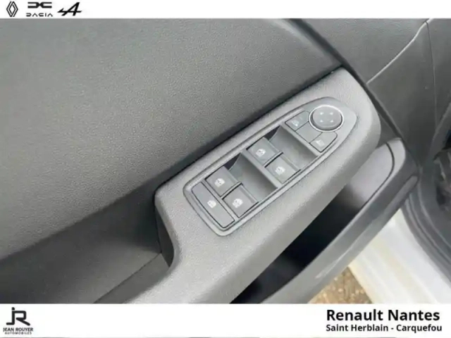 Renault Clio 1.0 tce 90ch evolution — photo 15