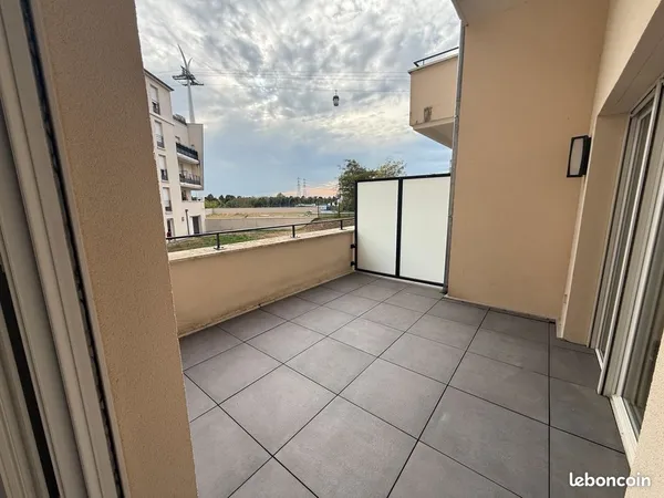 F2 43 m² - terrasse 10 m² - parking - Pointe du Lac - Créteil