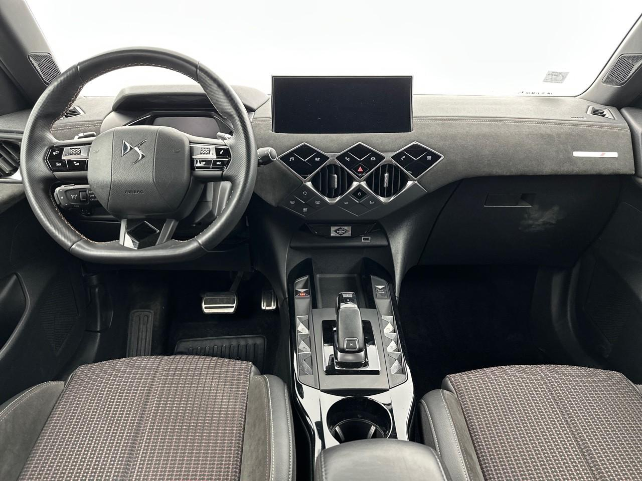 Ds Ds 3 crossback puretech 130 eat8 performance line+ — photo 12