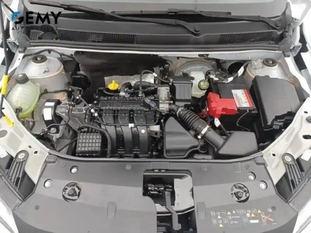 Dacia Sandero sce 65 — photo 12