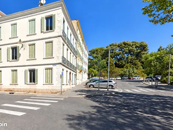 Espace professionnel de 70 m² avec 3 bureaux indépendants