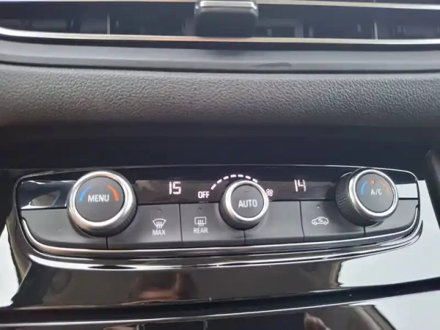 Opel Grandland hybrid 225 ch bva8 — photo 40