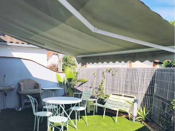 Maison avec terrasse centre ville 1 chambre