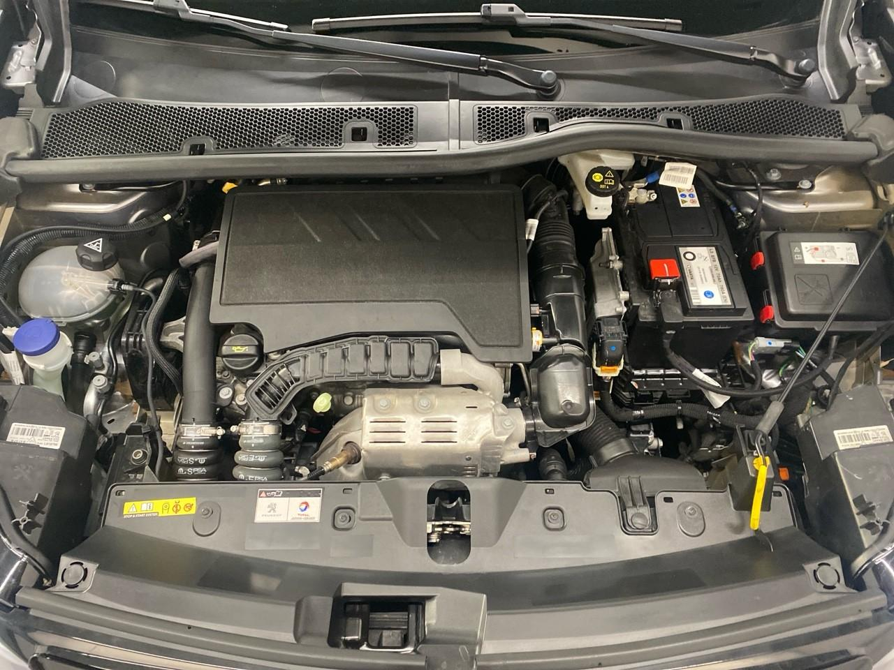Peugeot 2008 puretech 130 s&s eat8 gt — photo 15