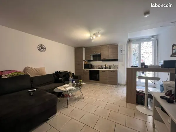 Studio 1 pièce 42 m²