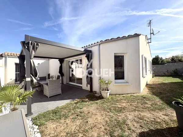 Maison à vendre 3 chambres + bureau de 94 m² avec jardin et garage