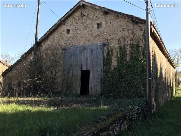 Propriété 1ha 2 avec 2 granges