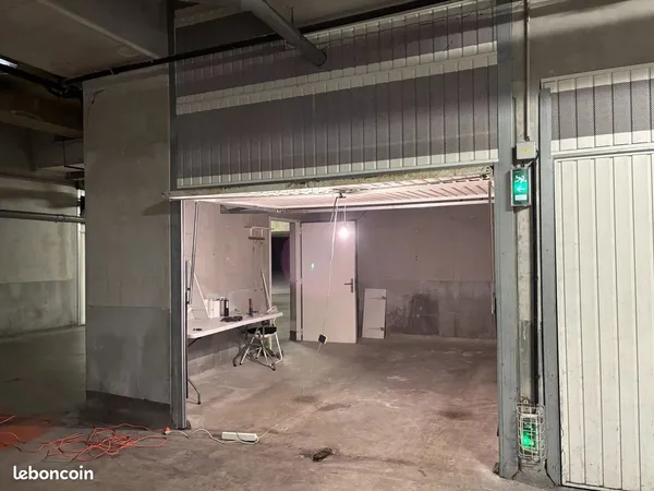 Parking/box 18 m² Nice