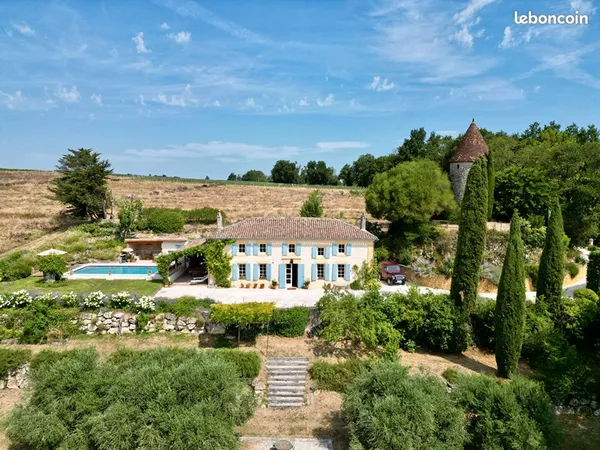 Propriété 6 pièces 271 m²