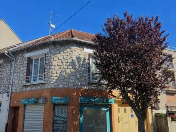 Local commercial et un Appartement Arnouville 5 pièce(s) 111.91 m2