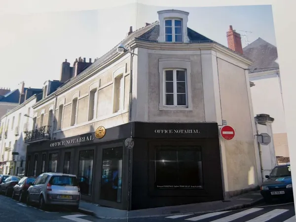 Bureaux 16 pièces 380 m²