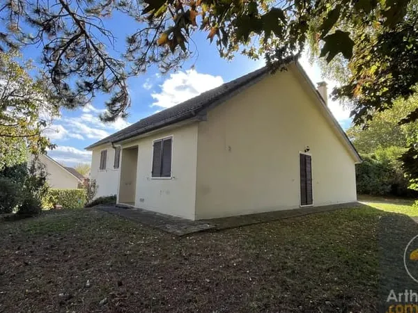 À LOUER - GRANDE MAISON FAMILIALE DE 130 m² AVEC JARDIN - CHELLES, QUARTIER D MONTCHALATS