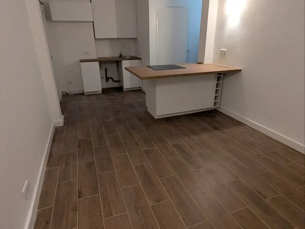 Beau T4 vide refait à neuf Le camas