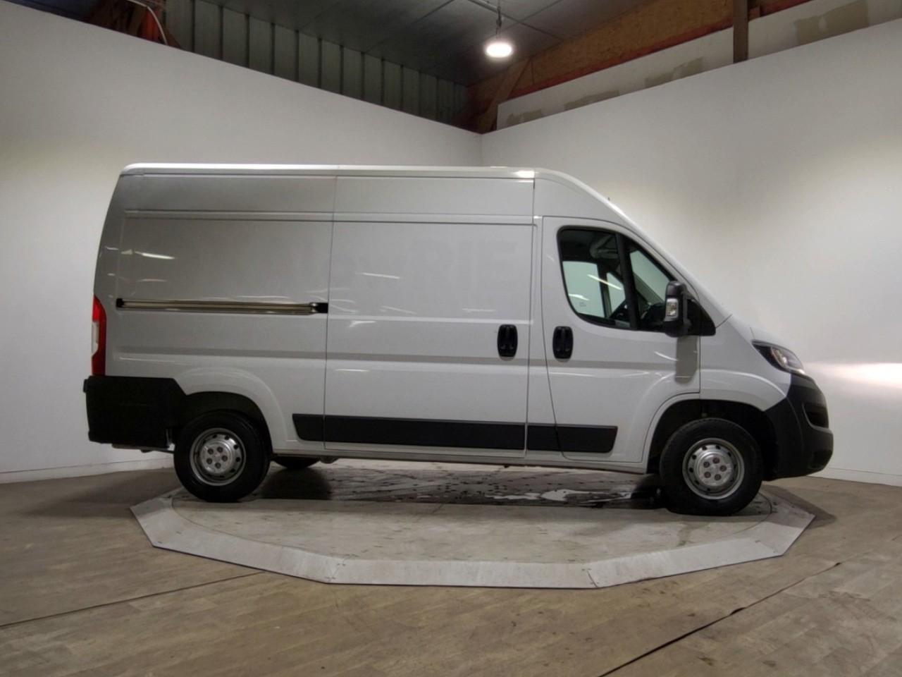 Peugeot Boxer tole 3.3 t l2h2 bluehdi 140 s&s bvm6 — photo 6