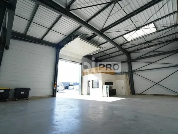 Local d'activité 180 m²