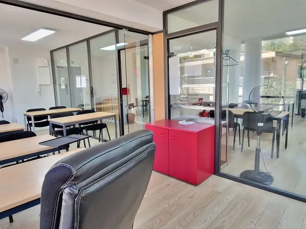 Bureau 108 m²