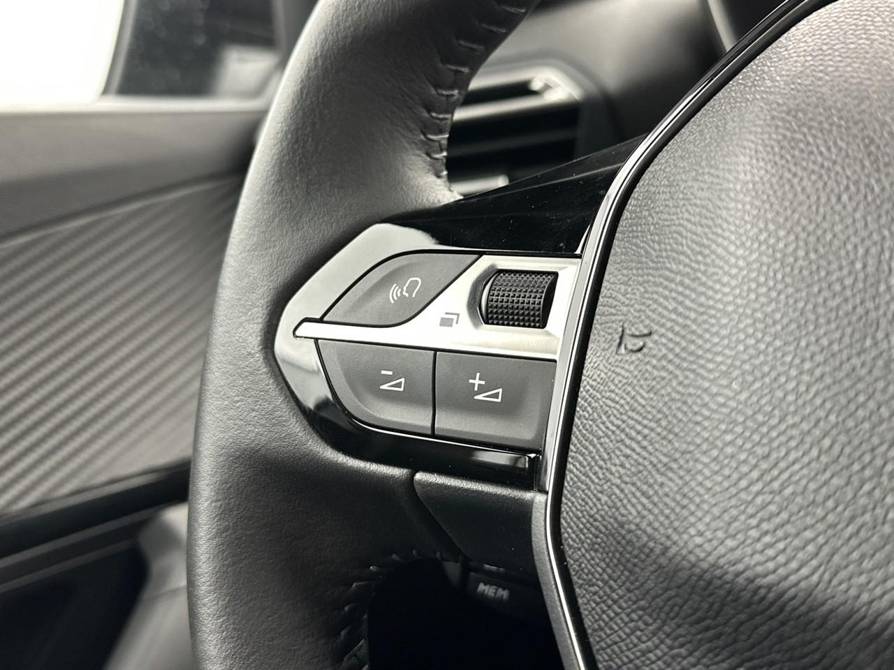 Peugeot 2008 100 s&s bvm6 style — photo 17