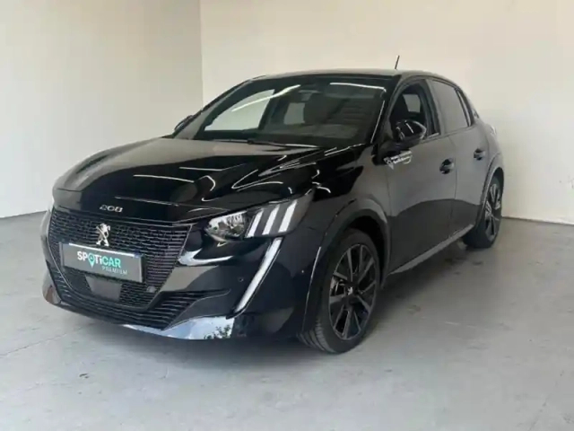 Peugeot 208 e- 136ch gt — photo 1