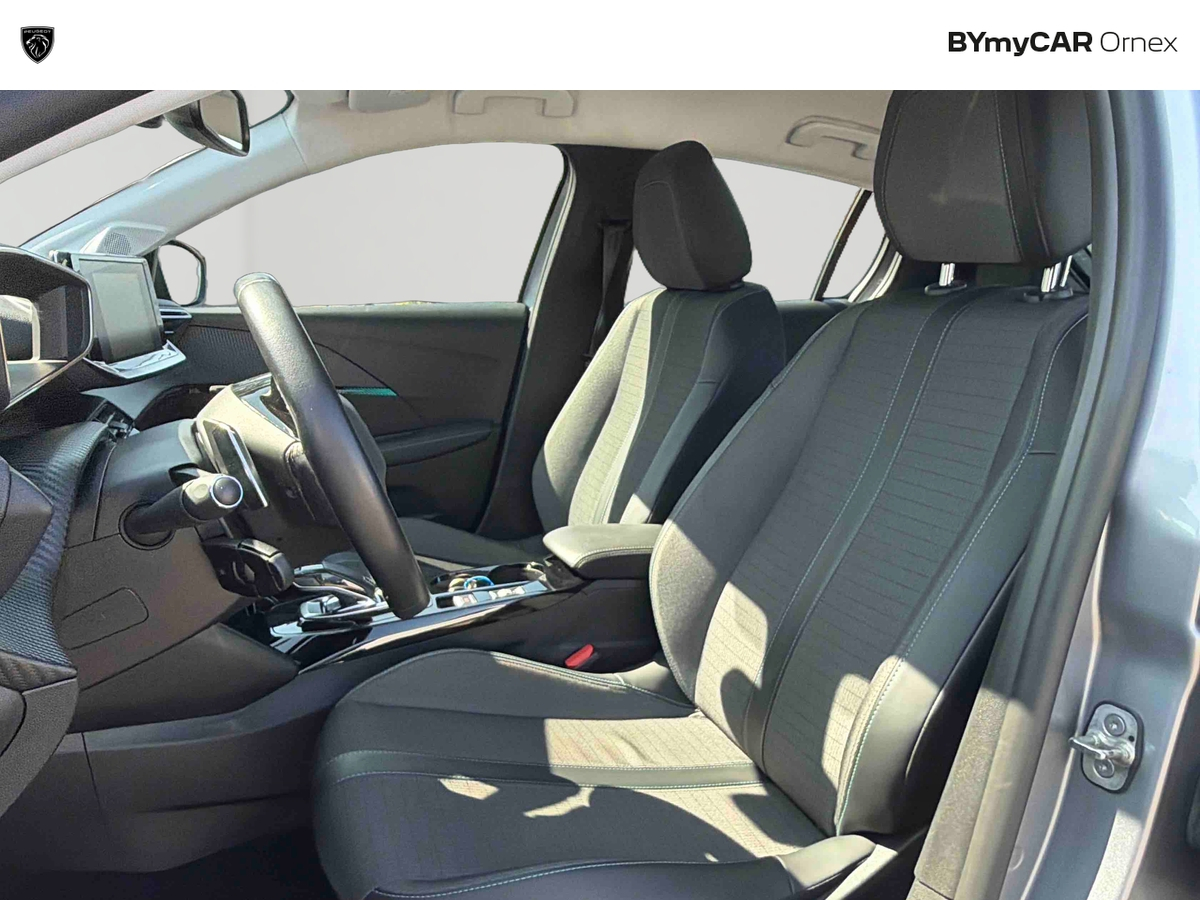 Peugeot 208 PureTech 100 S&amp;S EAT8 — photo 11