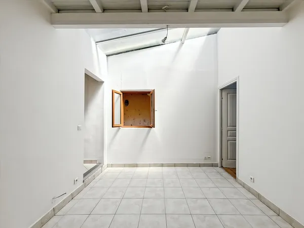 Montfort-l'Amaury Hyper Centre - Une petite maison de charme cachée au coeur du village