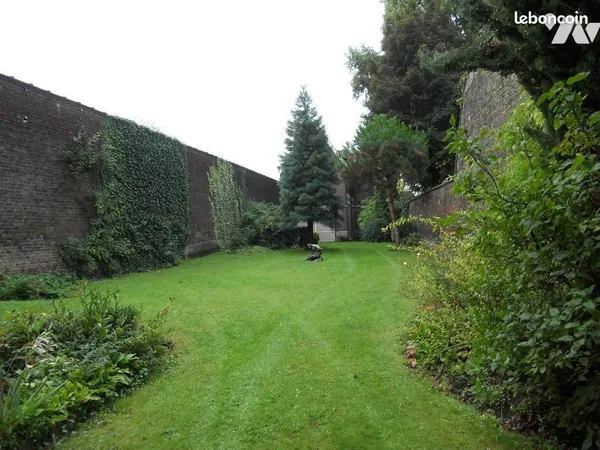 Maison 11 pièces 390 m²