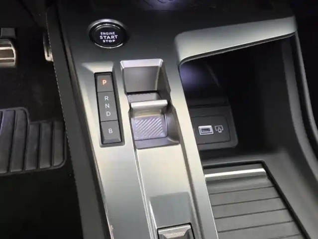 Peugeot 408 phev 225ch gt e-eat8 suréquipée + toit ouvrant — photo 22