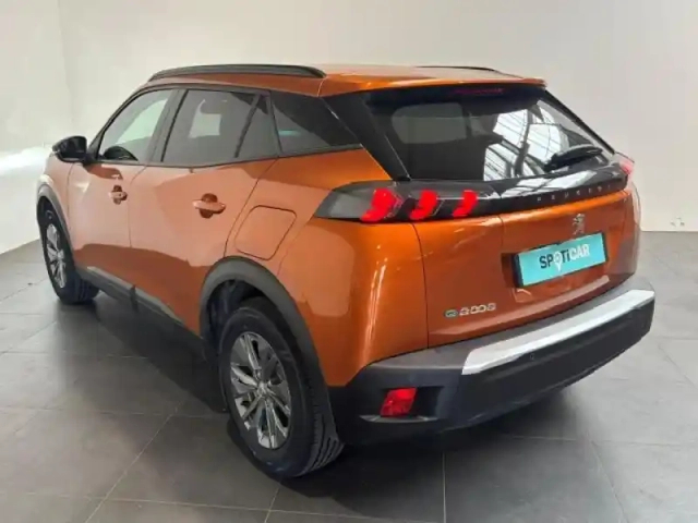 Peugeot 2008 e- 136 style carplay /camera 180 / sièges chauffants — photo 5