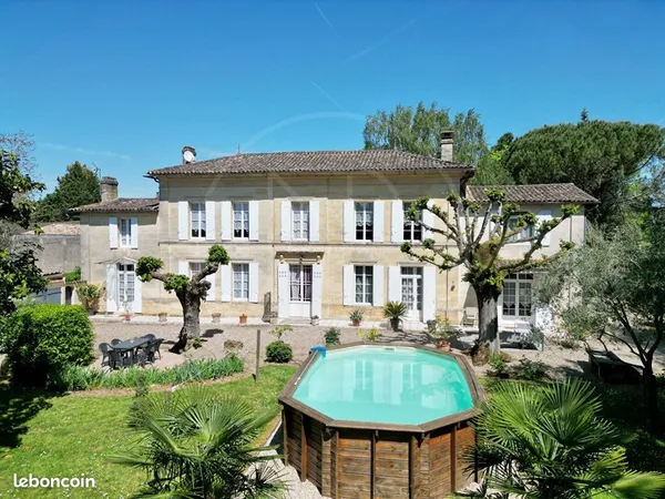 Propriété 12 pièces 365 m²